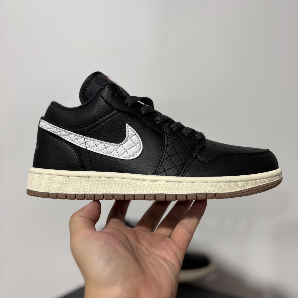 AJ1 low低帮黑白 Air Jordan 1 SE 舒适贴合 低帮 复古篮球鞋 IO2047-001