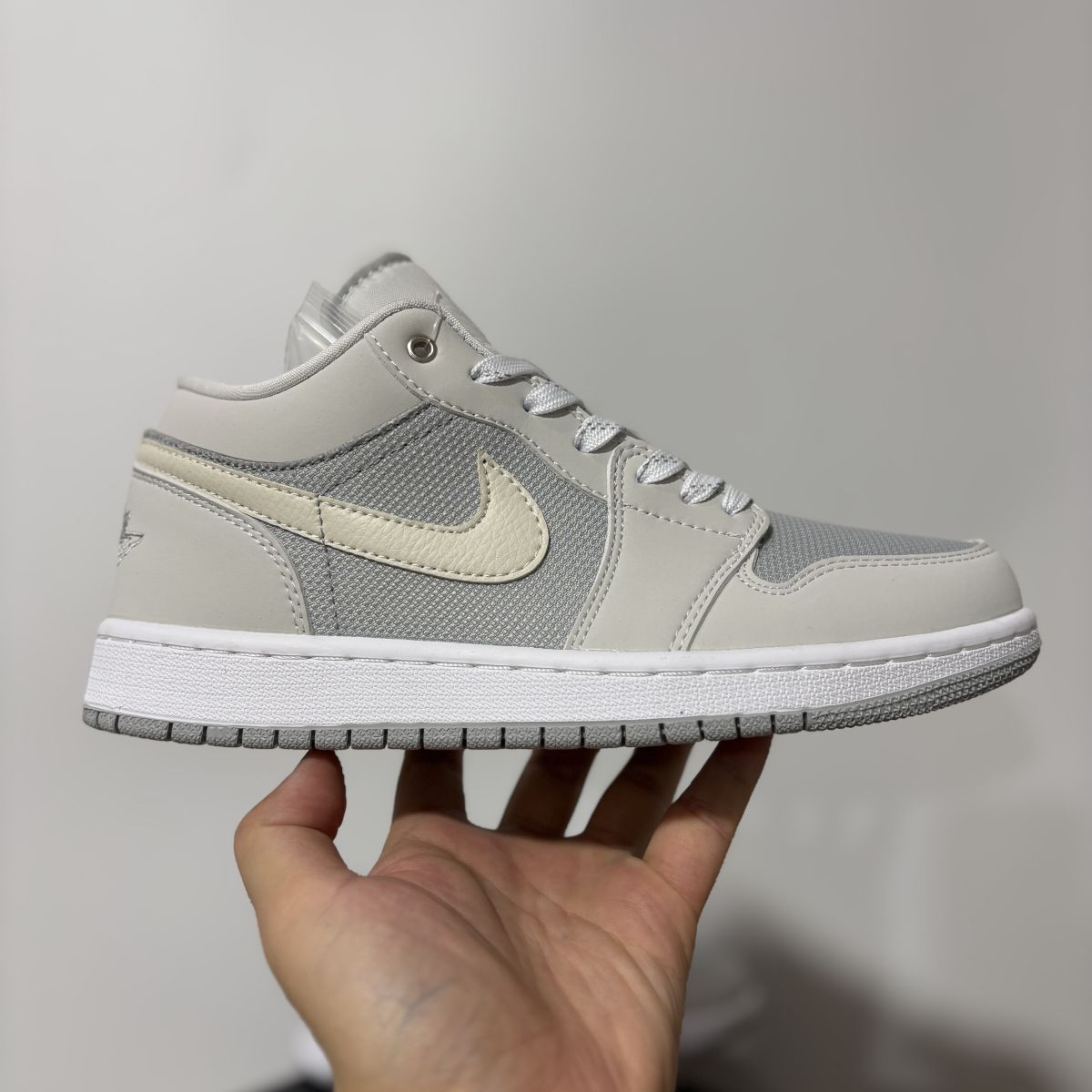 AJ1 low浅灰 Air Jordan 1 SE 乔1舒适贴合 低帮 复古篮球鞋 男女同款 IO2049-100
