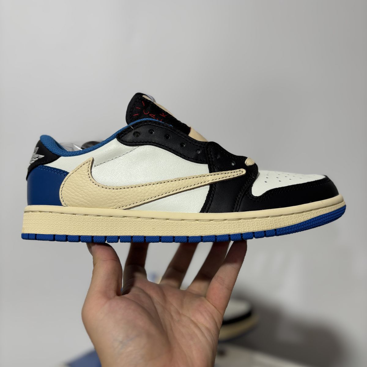 AJ1倒钩2.0闪电倒钩 头层⚡️Travis Scott x Fragment Design x Jordan Air Jordan 1 OG款 Low SP 倒钩2.0 三方联名闪电 低帮 篮球鞋