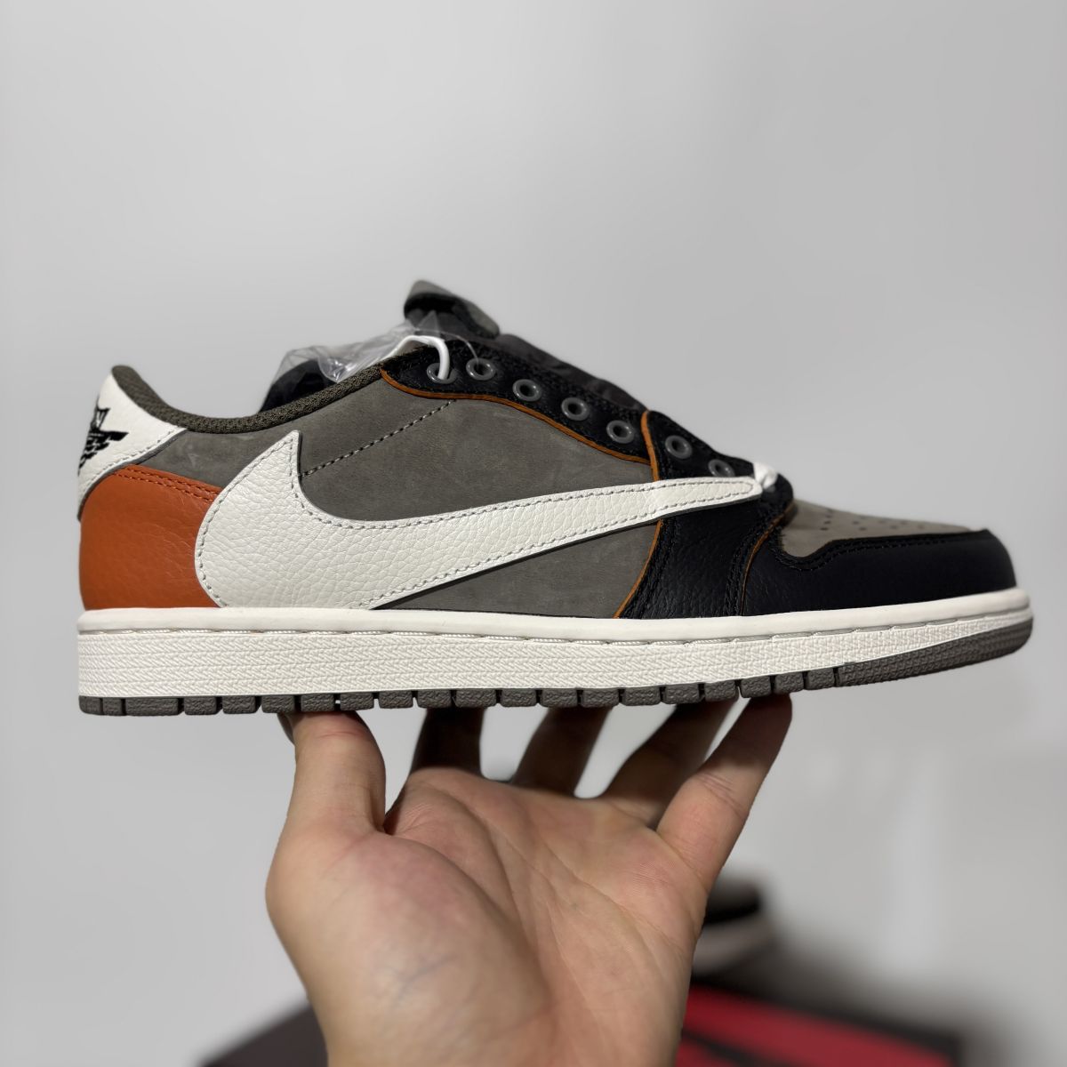 AJ1 TS倒钩白棕橙 Travis Scott x Jordan Air Jordan 1 Low OG TS SP 乔1倒钩联名款 低帮 复古篮球鞋拼色 CQ4277-011
