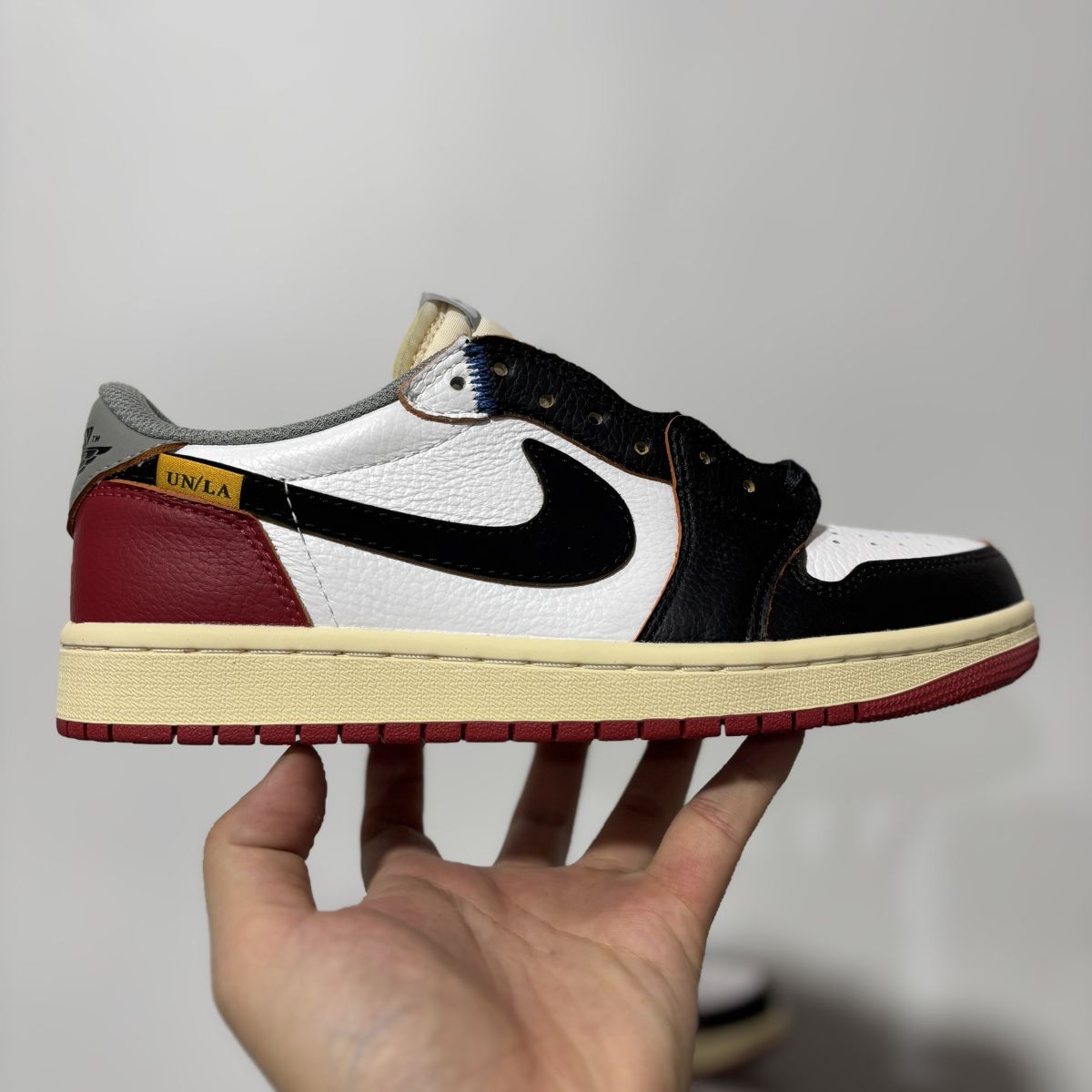 AJ1 low UN拼接低帮黑白红 F版⚡️Travis Scott x Air Jordan 1 Low 乔1低帮运动鞋 HV8566-106