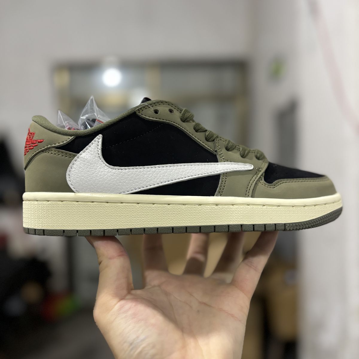 AJ1黑白绿倒钩7.0 Travis Scott x Air Jordan 1 乔1军绿倒勾低帮板鞋 DM7866-002