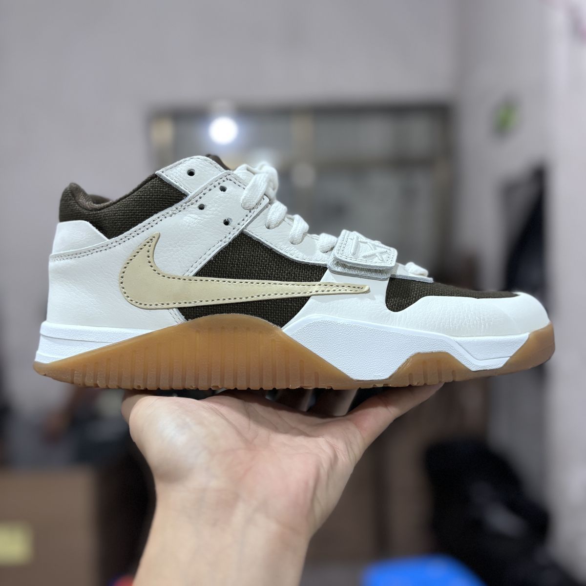 AJ TS倒钩白棕 Y3纯原版⚡️Travis Scott x Jordan Executive The Check耐克联名倒钩板鞋 配布袋FZ8117-100