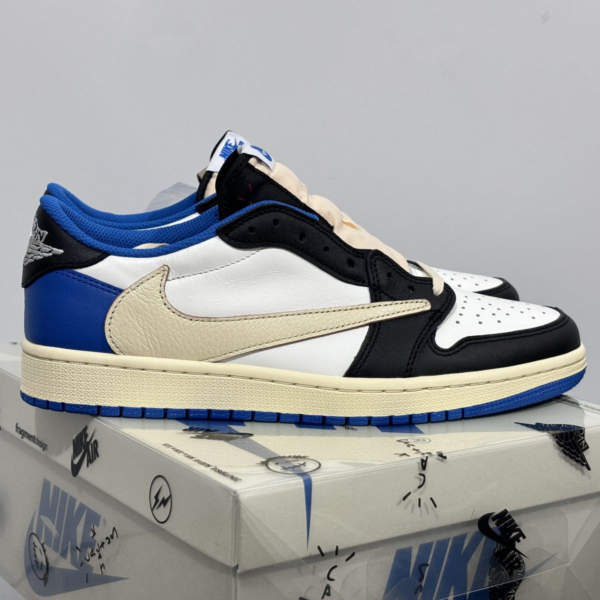 AJ1 TS白蓝倒钩 DG2.0升级版⚡️ Travis Scott x Fragment Design x Air Jordan 1 Low 乔1白蓝闪电2.0低帮倒钩三方联名复古篮球鞋