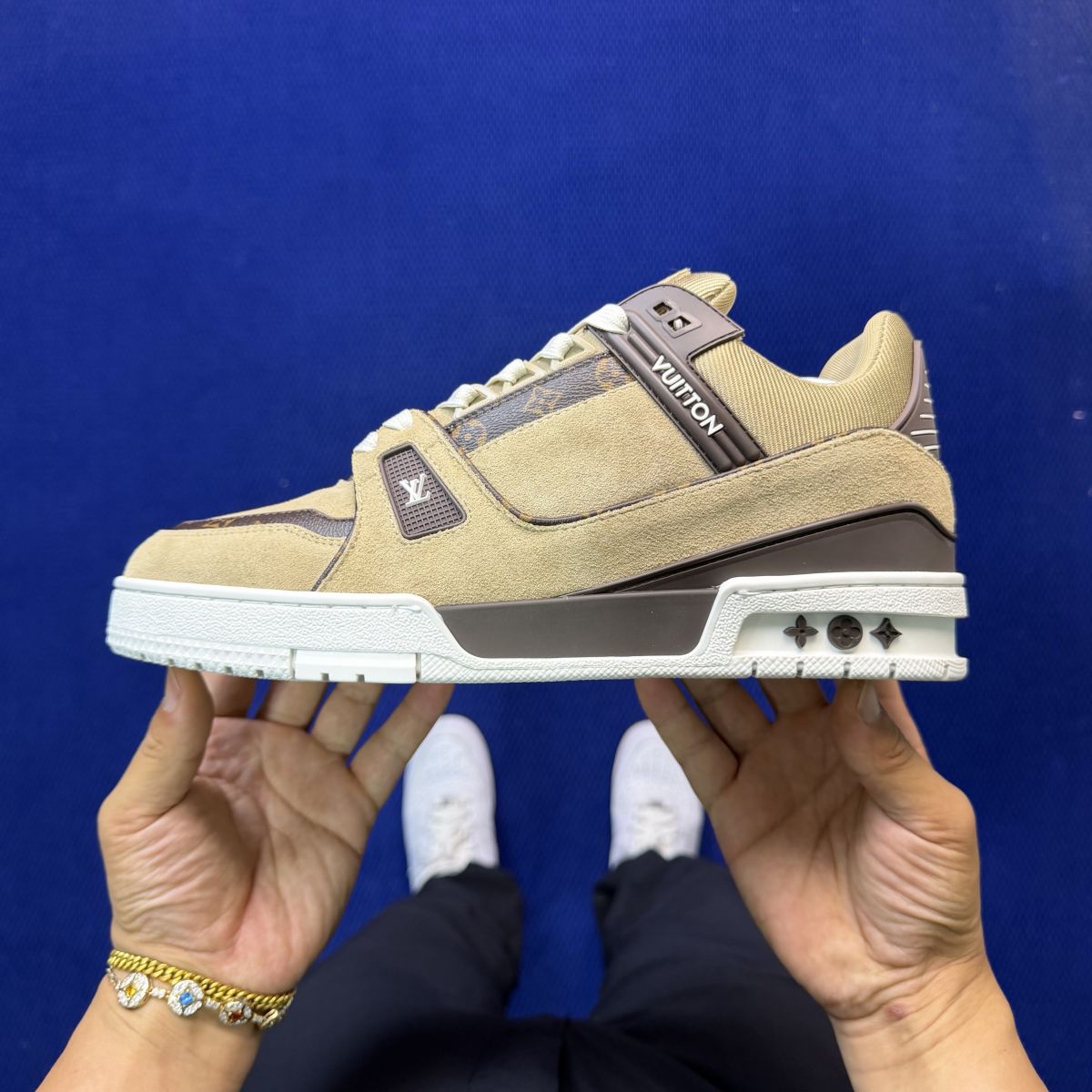 LV板鞋麂皮棕 LOUIS VUITTON Trainer 官方最新配色！驴家LV Trainer 外包装全新升级‼️原版完美楦型 佛山大厂出产 品控胜过市面百分之95