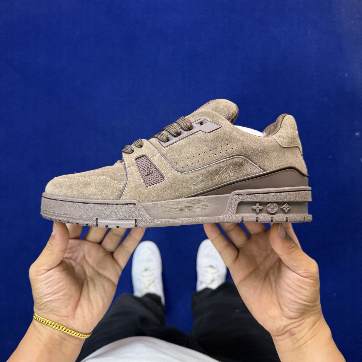 LV板鞋麂皮深棕 LOUIS VUITTON Trainer 官方最新配色！驴家LV Trainer 外包装全新升级‼️原版完美楦型 佛山大厂出产 品控胜过市面百分之95