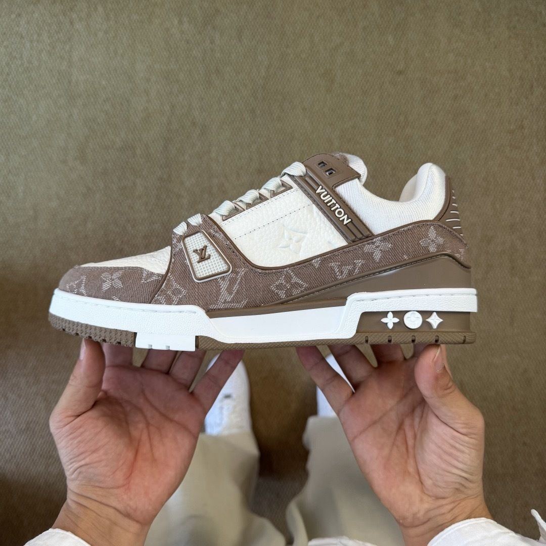 LV经典白棕牛仔 LOUIS VUITTON Trainer 官方最新配色！驴家LV Trainer 外包装全新升级‼️原版完美楦型 佛山大厂出产 品控胜过市面百分之956