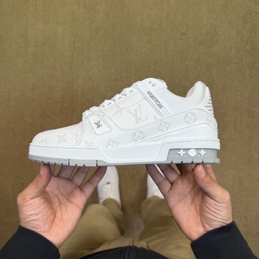 LV首尔限定吊牌小狗 LOUIS VUITTON Trainer 官方最新配色！驴家LV Trainer 外包装全新升级‼️原版完美楦型 佛山大厂出产 品控胜过市面百分之95