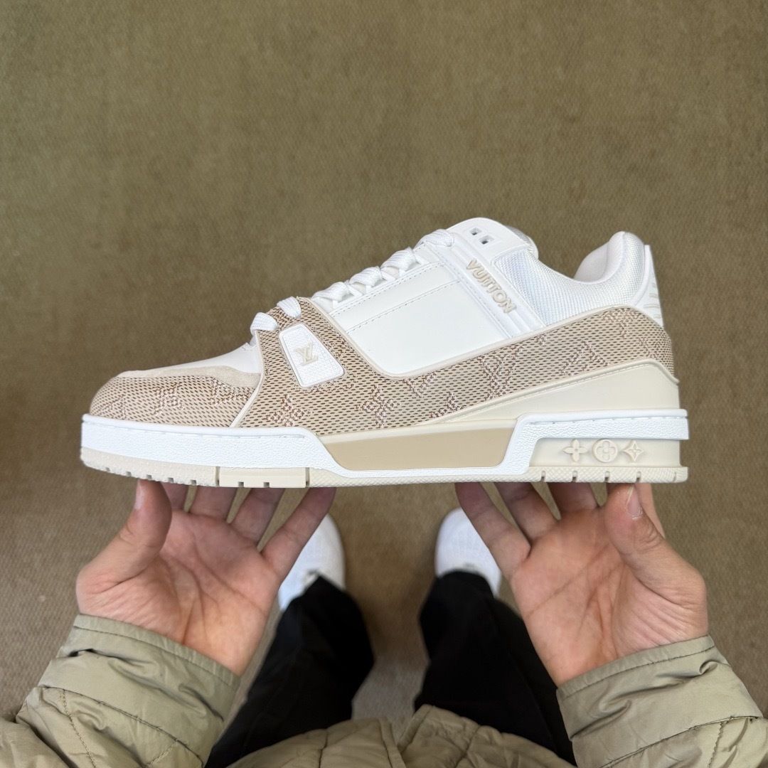 LV打印白杏 LOUIS VUITTON Trainer 官方最新配色！驴家LV Trainer 外包装全新升级‼️原版完美楦型 佛山大厂出产 品控胜过市面百分之95