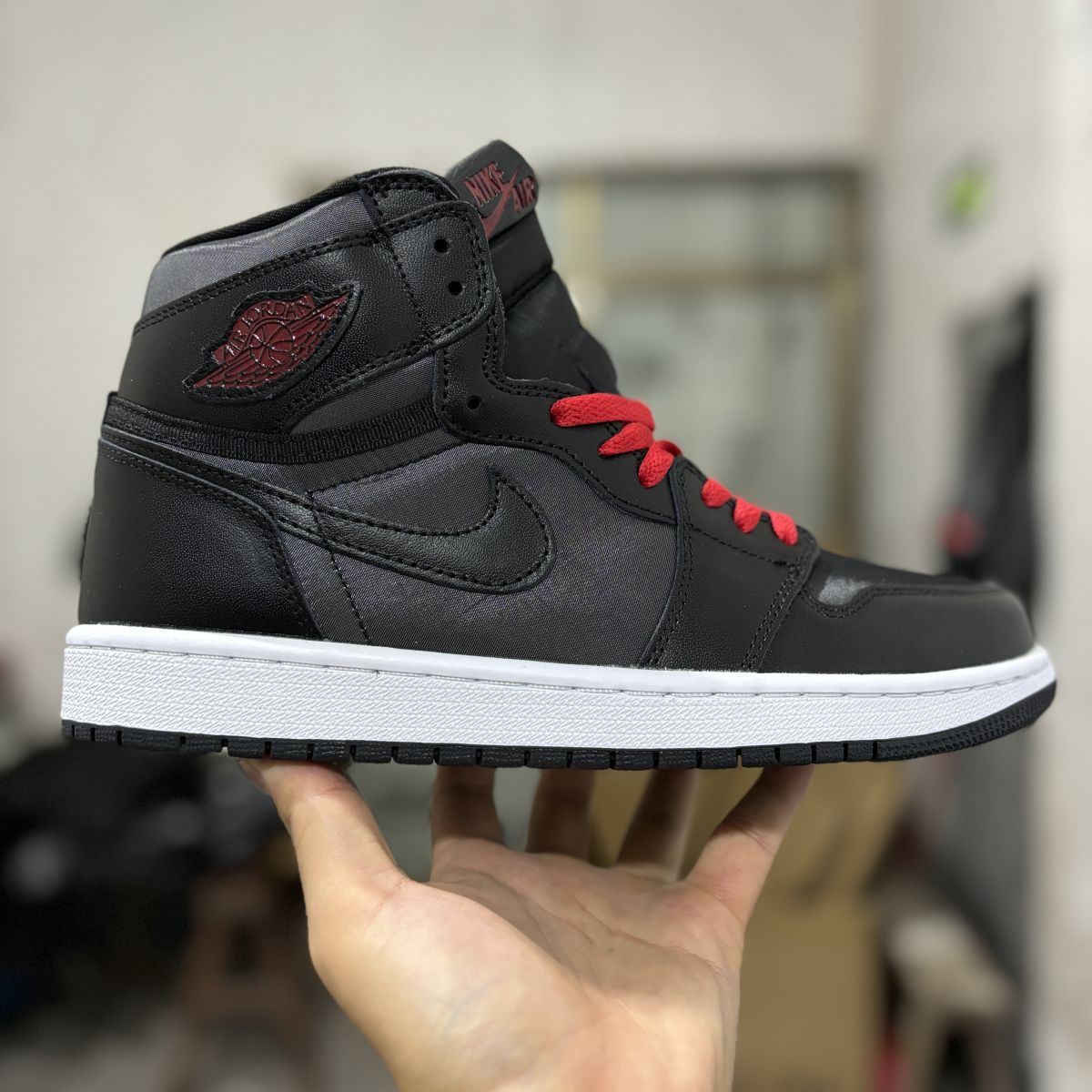 AJ1黑丝绸 Air Jordan 1 Retro High Og “Black Satin” 乔1高帮舒适日常复古篮球鞋 555088-060