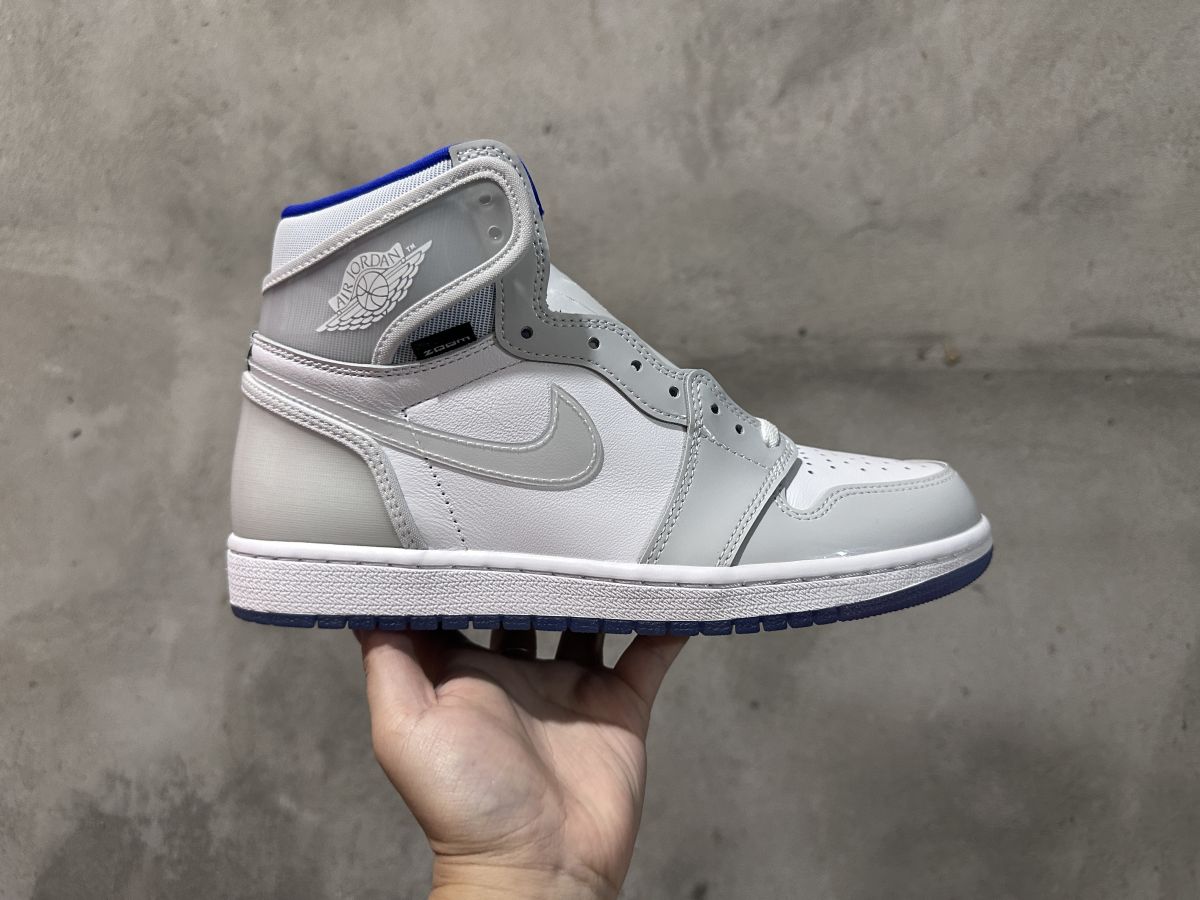 AJ1 小迪奥 纯原版️Air Jordan 1 Zoom R2T 乔 1 白灰白蓝漆皮渐变底运动鞋 CK6637-104