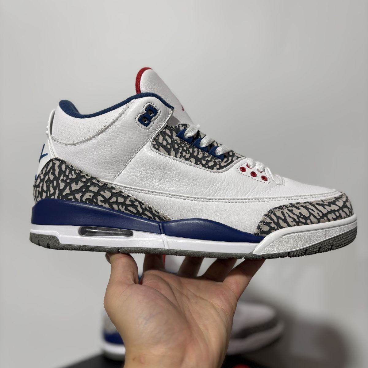 AJ3真蓝 Air Jordan 3 retro true blue 乔3潮流 中帮 复古篮球鞋 男款 白蓝色 2016年版 8542626-106