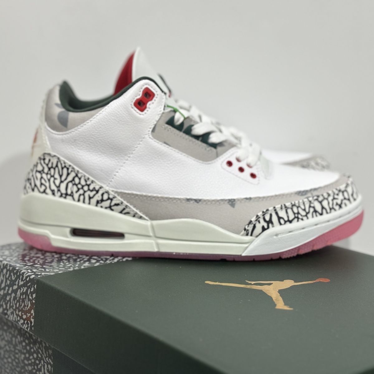 AJ3白粉玫瑰 Air Jordan 3 Wings 乔3白粉运动鞋 头层皮 HM6993-100