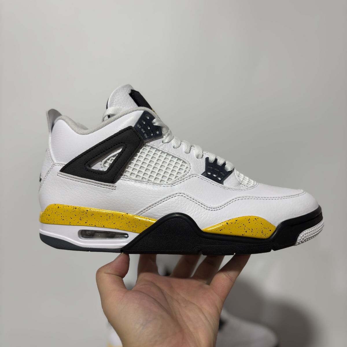 AJ4巡回黄复刻 GX版🔥Air Jordan 4 乔4白黄舒适贴合 复古篮球鞋 IO2463-102