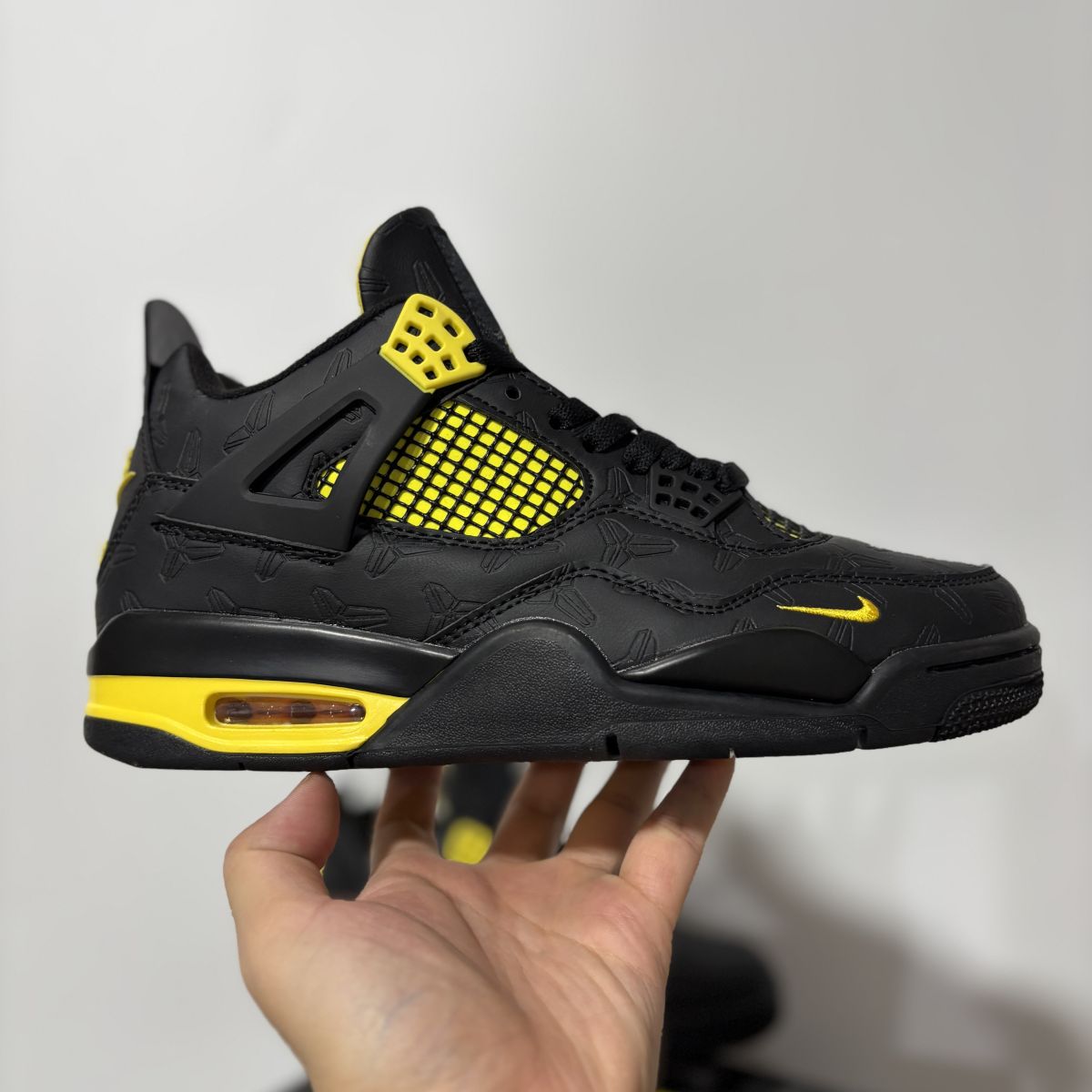 AJ4黑黄雕刻 Air Jordan 4 Retro Laser 舒适贴合 复古篮球鞋 男女同款 HF4340-808