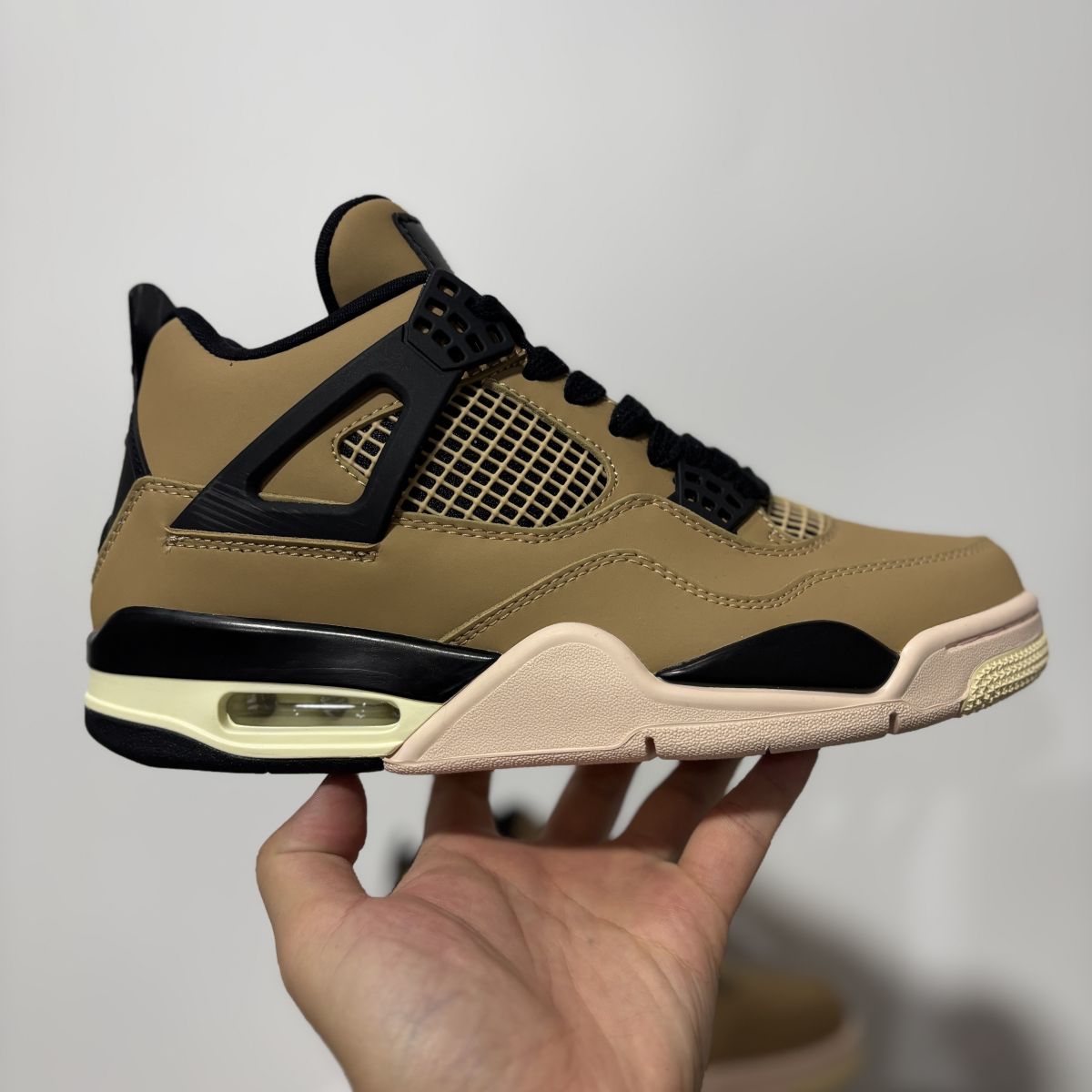 AJ4奶茶 性价比⚡️Air Jordan 4 retro "mushroom" 乔4蘑菇 珍珠奶茶 中帮 复古篮球鞋 AQ9129-200